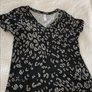 EUC lularoe large leopard christy T